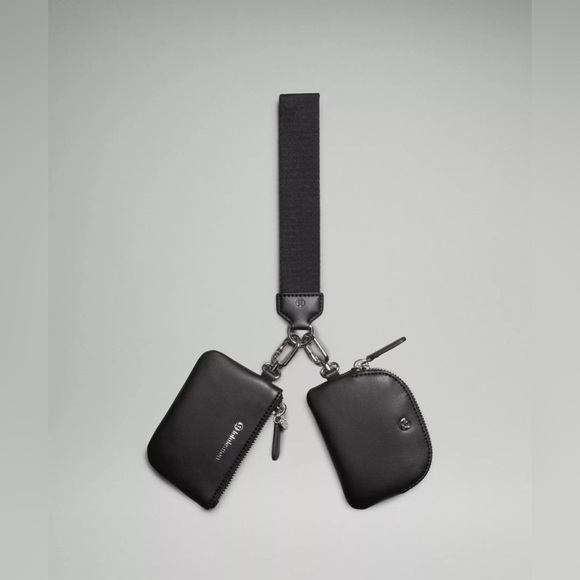 23๐๐ต Lululemon Dual Pouch Wristlet Cactus Leather Alternative - Black Silver - Picture 2 of 6